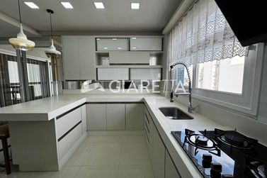 Apartamento &agrave; venda - 147m&sup2; - CENTRO