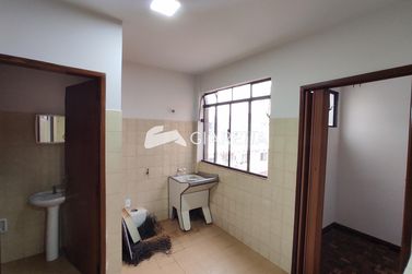 Apartamento para alugar - 122m&sup2; - CENTRO