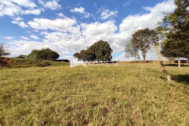 Ch&aacute;cara &agrave; venda - 920m&sup2; - ZONA RURAL
