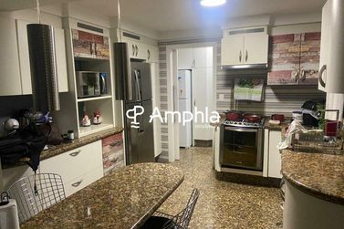 Apartamento &agrave; venda - 236m&sup2; - Centro