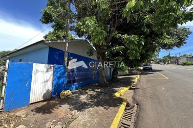 Casa &agrave; venda - 180m&sup2; - CENTRO