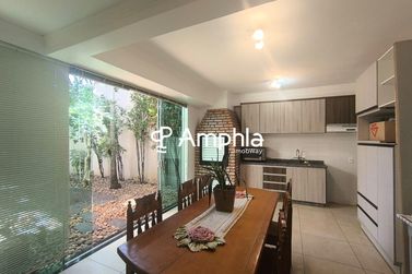 Sobrado &agrave; venda - 240m&sup2; - Recanto Tropical