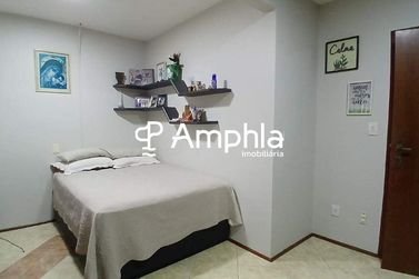 Sobrado &agrave; venda - 250m&sup2; - Recanto Tropical