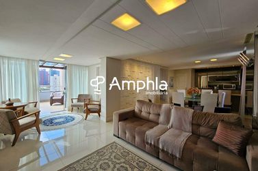 Apartamento &agrave; venda - 220m&sup2; - Centro