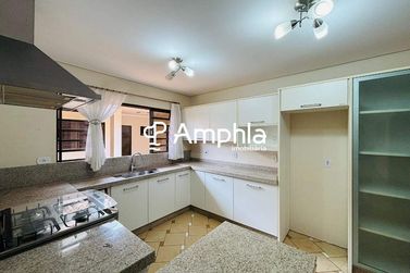 Casa &agrave; venda - 285m&sup2; - Recanto Tropical
