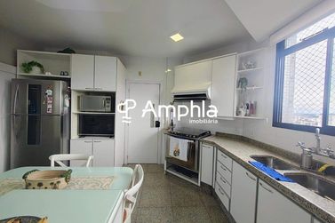 Apartamento &agrave; venda - 700m&sup2; - Centro
