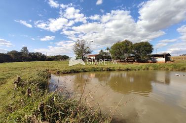 Ch&aacute;cara &agrave; venda - 920m&sup2; - ZONA RURAL