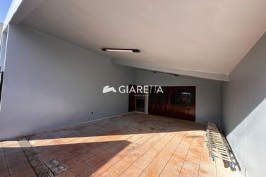 Casa &agrave; venda - 300m&sup2; - CENTRO