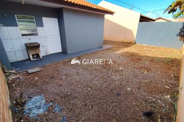 Casa &agrave; venda - 42m&sup2; - VILA PIONEIRO