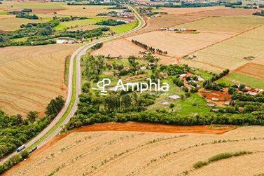 Terreno &agrave; venda - 127000m&sup2; - Zona Rural