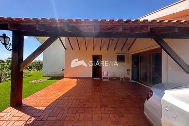 Ch&aacute;cara &agrave; venda - 160m&sup2; - ZONA RURAL