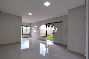 Sobrado &agrave; venda - 152m&sup2; - Jardim Pasqualli