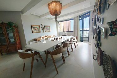 Apartamento &agrave; venda - 700m&sup2; - Centro