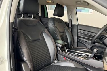 Jeep Commander