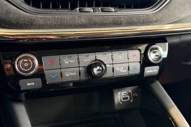 Jeep Commander