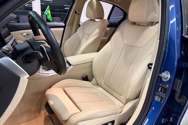 BMW 320iA