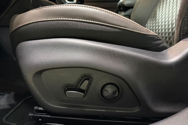 Jeep Commander