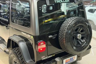Troller T-4