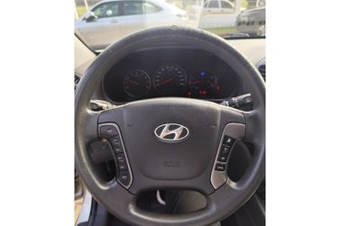 Hyundai Santa