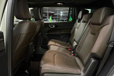 Jeep Commander