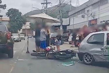 Alerta de Tr&acirc;nsito: Acidente entre Carro e Moto &eacute; Registrado no Centro da Posse