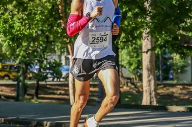 Atleta trirriense Netinho Gambit se destaca na corrida nacional