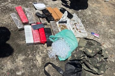 PM apreende 14 kg de maconha, arma e muni&ccedil;&otilde;es no bairro Habitat