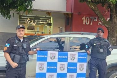PM recupera ve&iacute;culo roubado e apreende comprimidos de droga em Para&iacute;ba do Sul