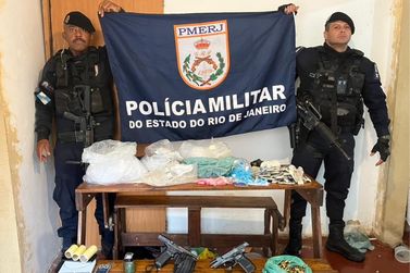 Opera&ccedil;&atilde;o da PM apreende armas, granada e drogas no Ponto Azul