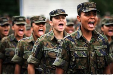 Pela primeira vez na história, mulheres poderão se alistar nas Forças Armadas