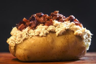 Construtora Morena coloca food trucks no p&aacute;tio da empresa para clientes