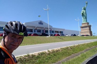 Morador de Cianorte percorre 860 km de bicicleta at&eacute; o litoral catarinense