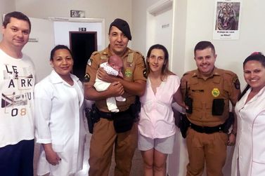 Policiais militares salvam beb&ecirc; que engasgou com leite materno em Cianorte