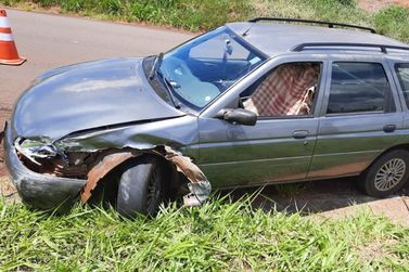 Motorista sofre mal s&uacute;bito e morre em acidente na PR-479, em Tuneiras do Oeste