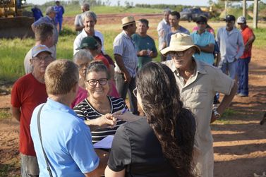 Agricultores de Umuarama recebem fertilizante que permite aumentar produtividade