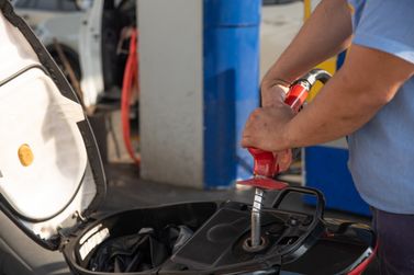 Combustíveis têm aumento médio de 0,6% em um mês em Umuarama, segundo o Procon