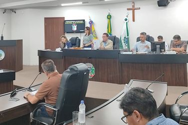 Parlamentares de Umuarama aprovam três projetos de lei em sessão única