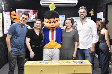 Exposição celebra os 35 anos do Umuaraminha como símbolo oficial de Umuarama