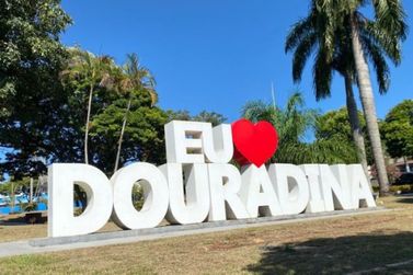 Prefeitura de Douradina abre concurso p&uacute;blico com vagas para diversos n&iacute;veis