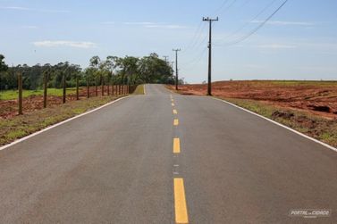 Condutor embriagado e sem CNH colide contra poste no distrito de Lovat