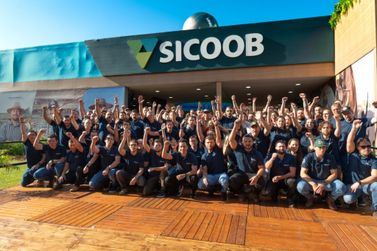 Sicoob encerra primeiro dia do Show Rural com R$ 2,46 bilh&otilde;es em neg&oacute;cios