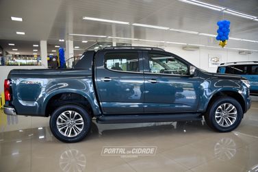 Uvel faz maratona de ofertas para a linha S10 com taxa zero na Expo Douradina