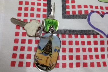 Moradora de Umuarama encontra molho de chaves na Zona III e procura o dono