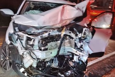 Duas pessoas morrem em acidente que envolveu tr&ecirc;s ve&iacute;culos entre Alto Piquiri e Perobal