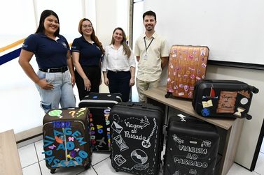 Escolas municipais de Umuarama recebem 'museus m&oacute;veis' para dinamizar aulas de Hist&oacute;ria