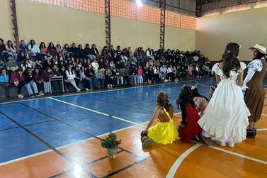Teatro do Ceju apresenta pe&ccedil;as de combate ao abuso infantil em Umuarama