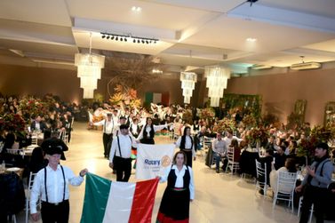 Tradi&ccedil;&atilde;o e solidariedade se unem no Jantar Italiano, promo&ccedil;&atilde;o do Rotary Umuarama Catedral