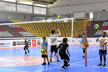 Umuarama contrata novos t&eacute;cnicos, zera defasagem de 13 anos e retoma treinos esportivos