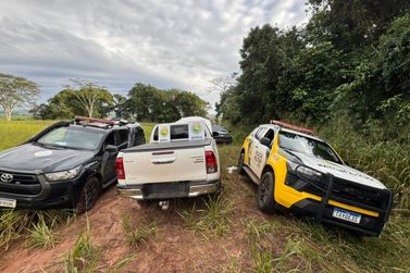 Ap&oacute;s fuga em abordagem, camionete roubada &eacute; recuperada em Maria Helena