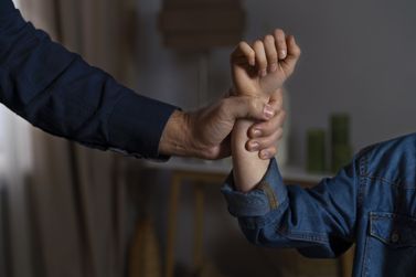 Casos de agress&atilde;o contra mulheres s&atilde;o registrados em Alt&ocirc;nia e Umuarama